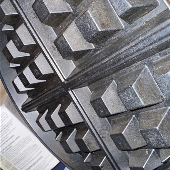 Waring Professional Restaurant WMK300 Belgian Waffle Maker, Brushed Stainless - Picture 14 of 17